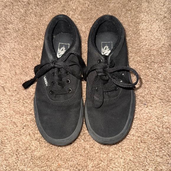 Vans - Picture 3 of 4